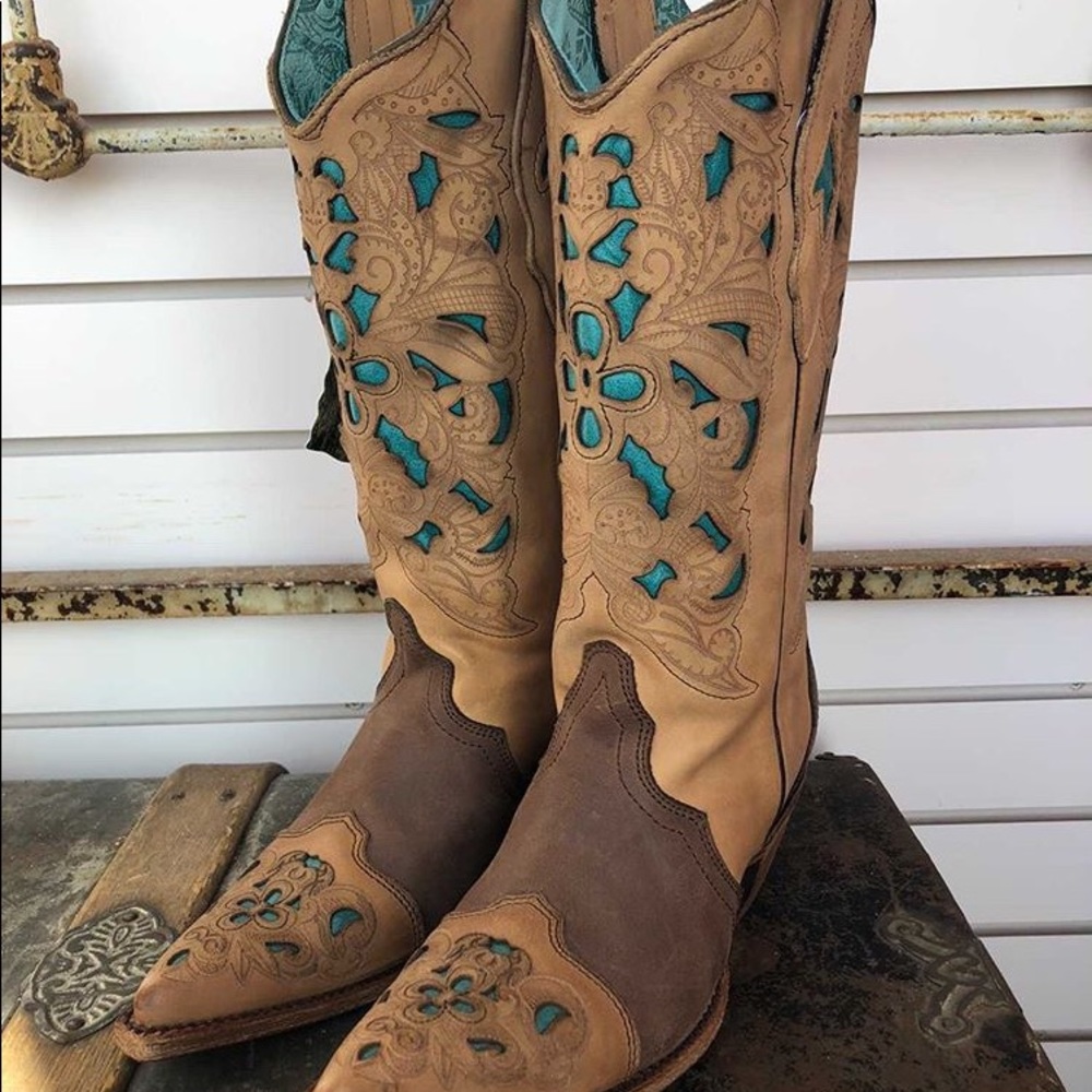 Corral Vintage Turquoise Laser Tooled Boots